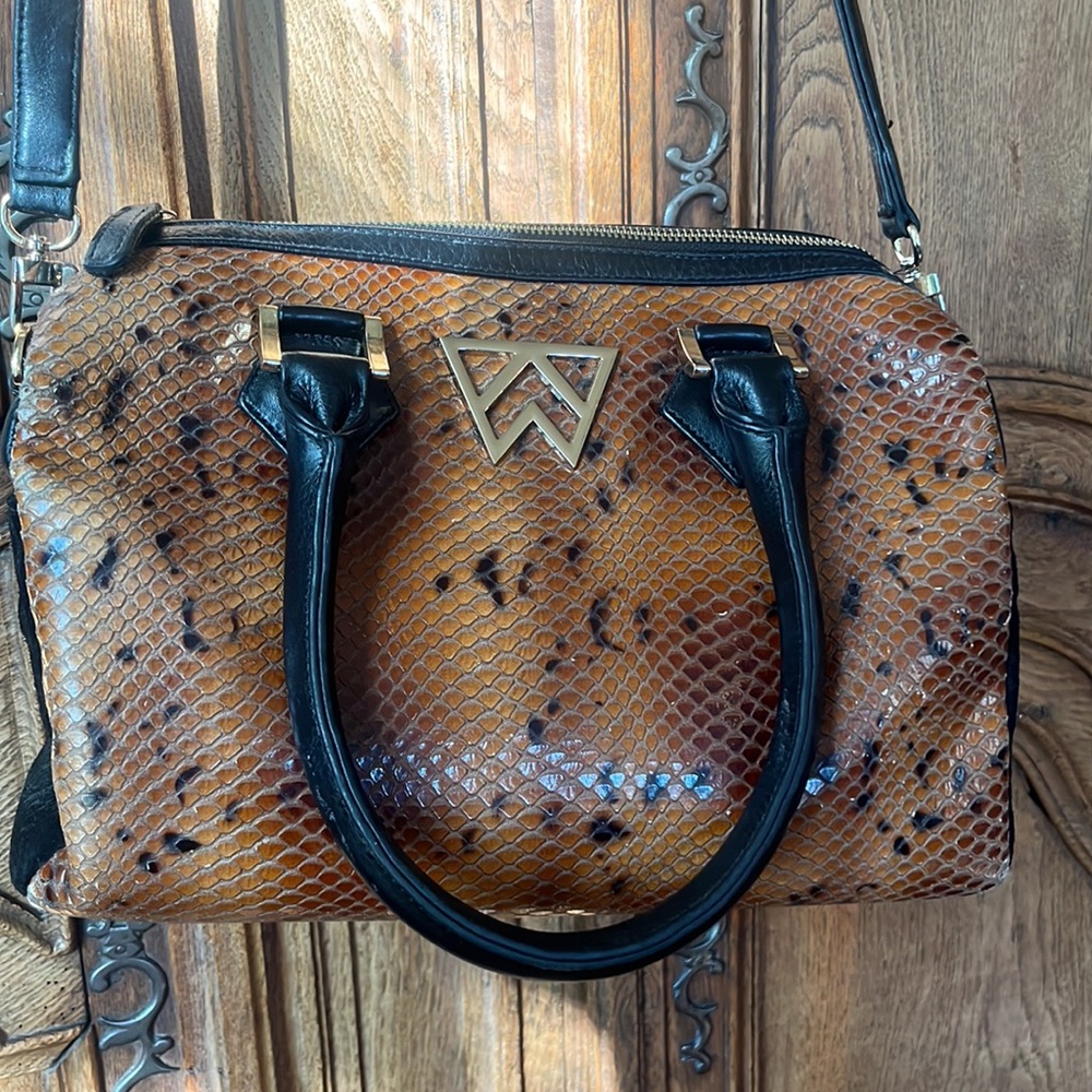 Kelly Wynne Authentic Snakeskin Purse - Picture 14 of 14
